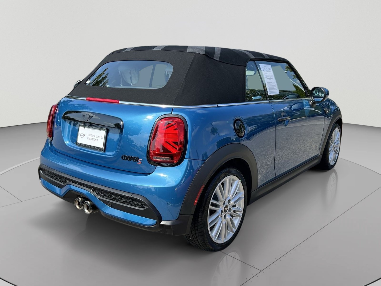 Used 2023 MINI Cooper S w/ Signature Upholstery Package FWD image 5