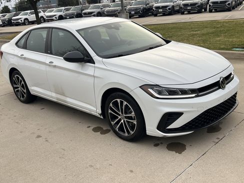 Certified 2025 Volkswagen Jetta Sport image 2