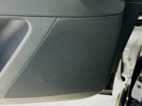 Used 2024 Nissan Pathfinder SL w/ Black Appearance Package image 22