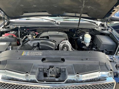 Used 2008 Chevrolet Suburban LT w/ LT Preferred Equipment Group AWD/4WD image 28