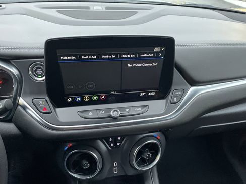 Used 2025 Chevrolet Blazer LT image 18