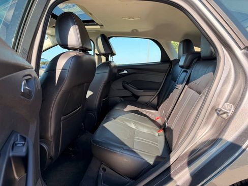 Used 2012 Ford Focus Titanium FWD image 28