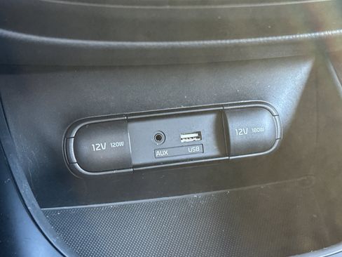 Used 2016 Kia Soul Base image 39