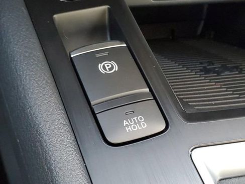 Certified 2025 Nissan Kicks SV image 26