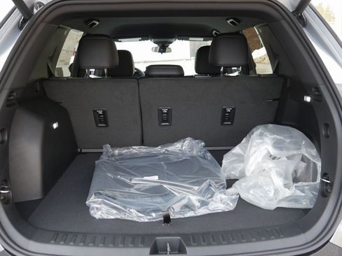 New 2026 Chevrolet Equinox LT w/ Convenience Package II image 19