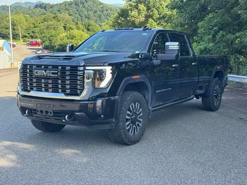 Used 2024 GMC Sierra 2500 Denali Ultimate w/ Max Trailering Package AWD/4WD image 3