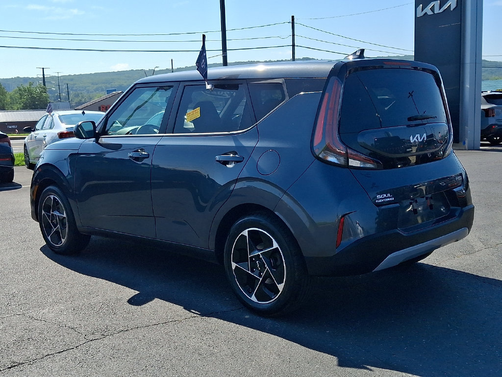 Used 2023 Kia Soul EX FWD image 4
