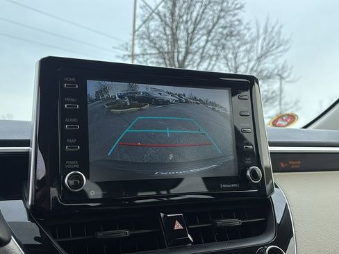 Used 2021 Toyota Corolla LE image 22