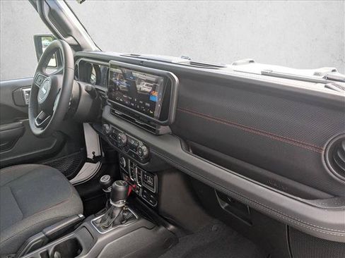 Used 2026 Jeep Gladiator Rubicon AWD/4WD image 18
