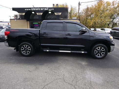 Used 2013 Toyota Tundra 4x4 CrewMax image 2