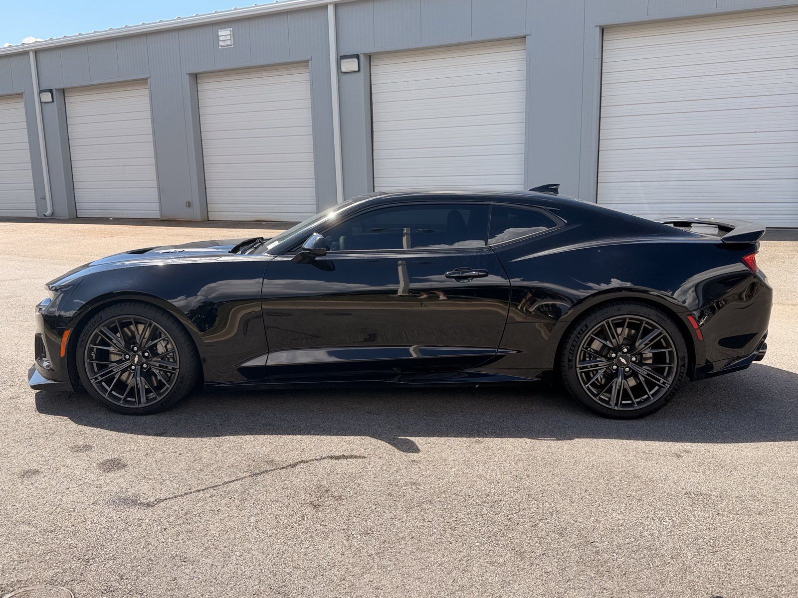 Used 2017 Chevrolet Camaro ZL1 RWD image 9
