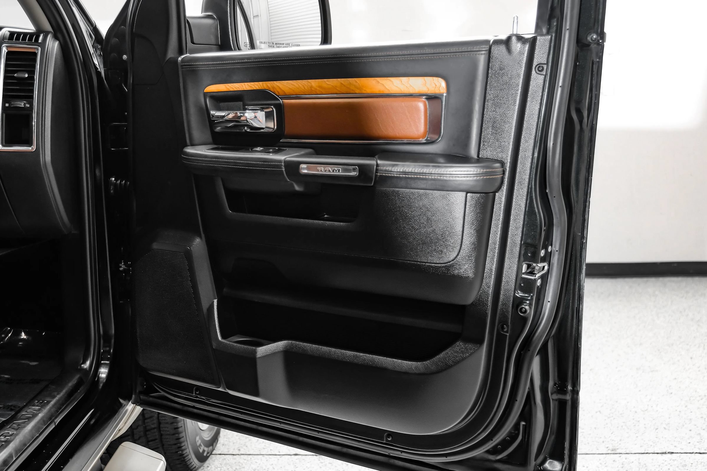 Used 2016 RAM 1500 Laramie Longhorn w/ Convenience Group AWD/4WD image 58