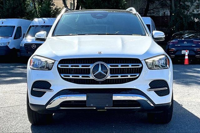 Used 2024 Mercedes-Benz GLE 350 4MATIC image 2