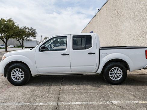 Used 2018 Nissan Frontier SV w/ Value Truck Package image 11