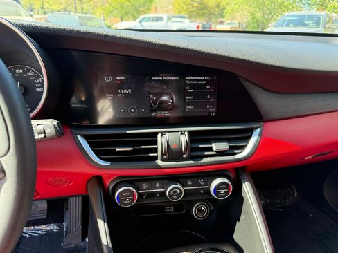 Used 2020 Alfa Romeo Giulia Ti w/ Nero Edizione image 17