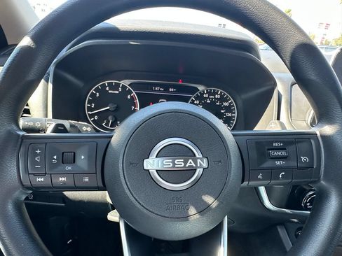 Used 2024 Nissan Rogue S FWD image 22