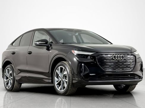 Certified 2024 Audi Q4 e-tron Premium image 7