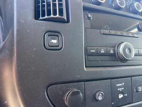 Used 2014 Chevrolet Express 2500 RWD image 14