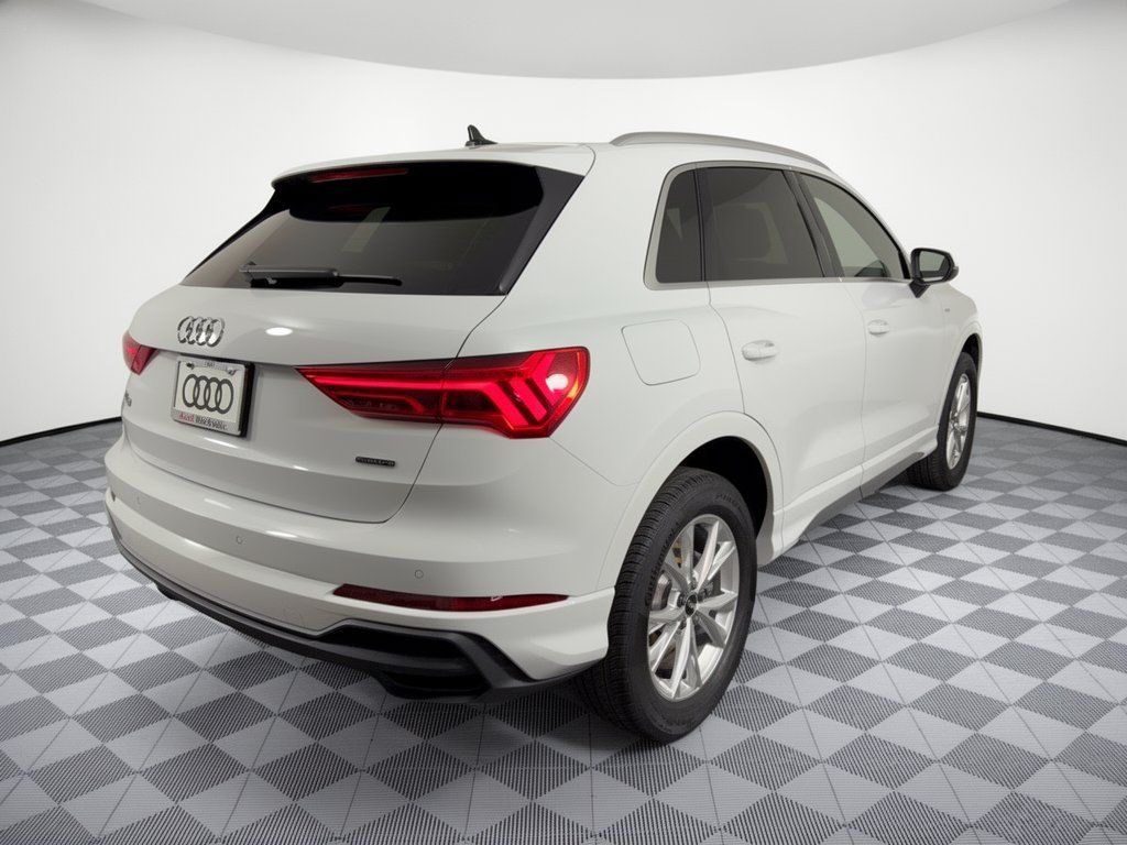Used 2025 Audi Q3 2.0T Premium w/ Convenience Package AWD/4WD image 9
