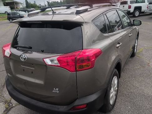 Used 2014 Toyota RAV4 LE AWD/4WD image 8