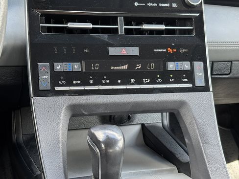 Used 2021 Toyota Avalon Limited w/ Advanced Safety Package FWD image 37