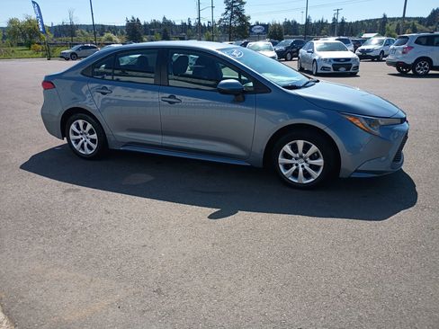 Used 2022 Toyota Corolla LE FWD image 9