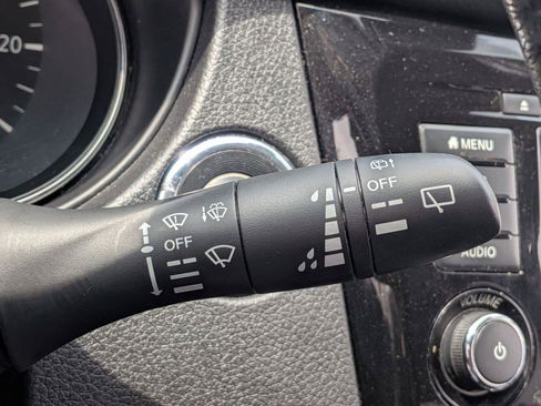 Used 2019 Nissan Rogue SV w/ Premium Package AWD/4WD image 22