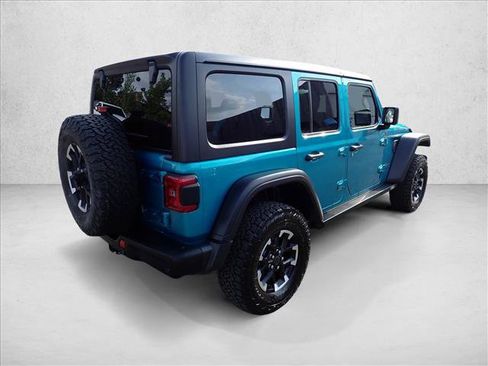 Used 2024 Jeep Wrangler Unlimited Rubicon 4xe w/ Capability Package AWD/4WD image 4