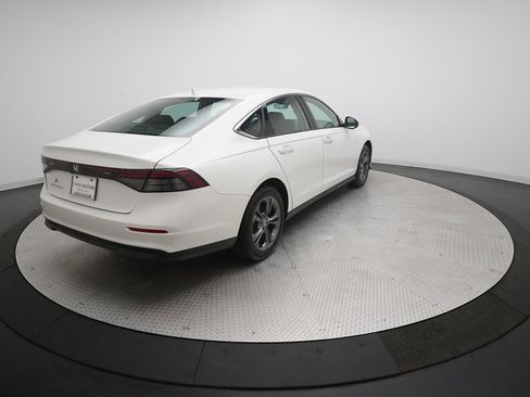 Certified 2023 Honda Accord EX image 36