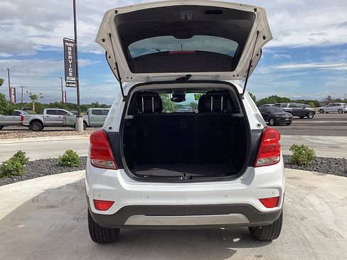 Used 2020 Chevrolet Trax LT w/ Redline Edition image 8