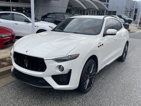 Used 2022 Maserati Levante Trofeo image 2