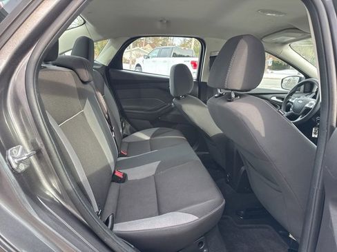 Used 2014 Ford Focus SE image 18