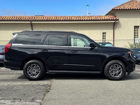 Certified 2025 Ford Expedition Active AWD/4WD image 4