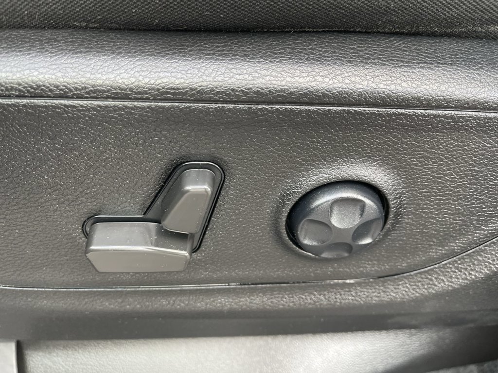 Used 2021 RAM 1500 Big Horn AWD/4WD image 12