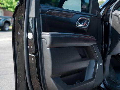 Used 2023 Chevrolet Suburban LT AWD/4WD image 6