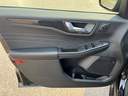 Used 2023 Ford Escape ST-Line Select w/ Tech Pack #2 image 12