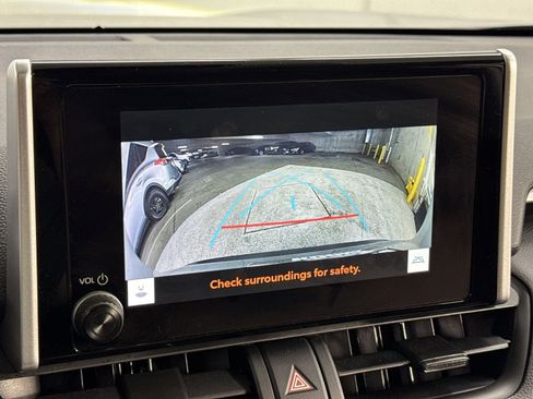 Used 2025 Toyota RAV4 LE AWD/4WD image 28