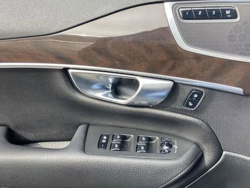 Used 2019 Volvo XC90 T6 Momentum w/ Protection Package Premier image 20