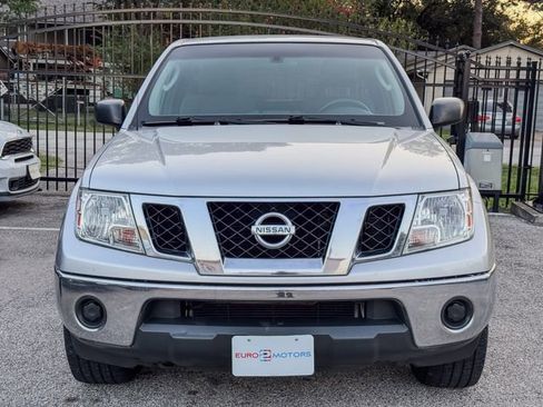 Used 2009 Nissan Frontier SE w/ SE Value Truck Pkg image 2