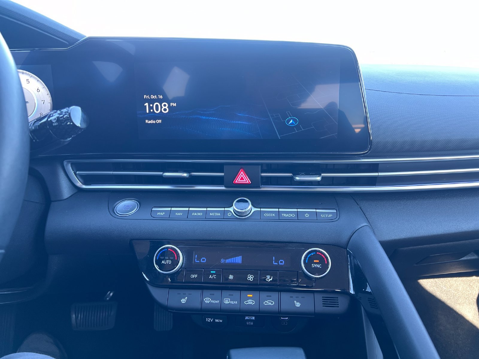 Certified 2024 Hyundai Elantra Limited FWD image 15