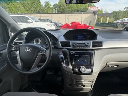 Used 2016 Honda Odyssey SE image 13