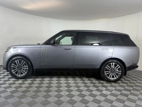 New 2025 Land Rover Range Rover Long Wheelbase SE image 3