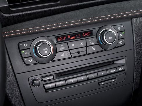 Used 2011 BMW 1 Series M image 22