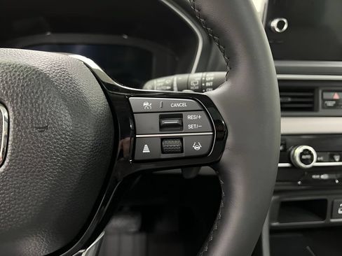 Used 2025 Honda Pilot Elite image 14