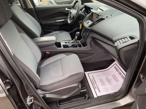 Used 2017 Ford Escape SE w/ Equipment Group 201A AWD/4WD image 12