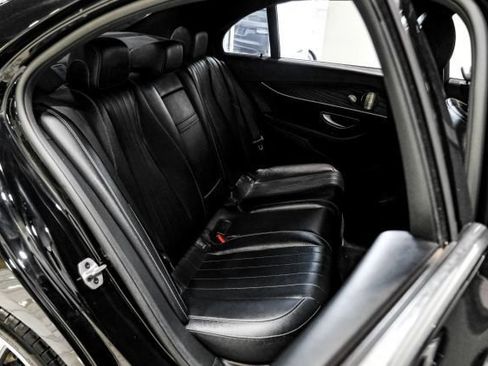 Used 2022 Mercedes-Benz E 450 4MATIC Sedan w/ Driver Assistance Package image 31