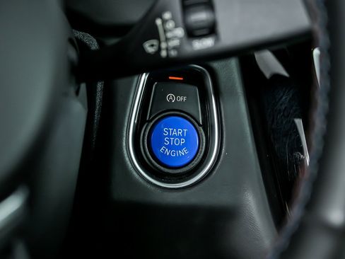 Used 2020 BMW M4 Coupe w/ Competition Package image 31