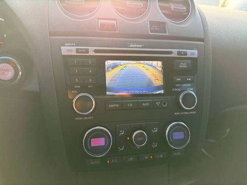 Used 2010 Nissan Altima 2.5 S w/ Premium Audio Pkg FWD image 15