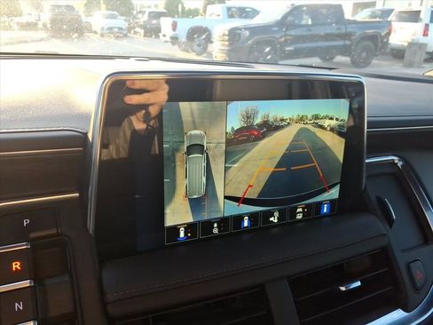 Used 2024 Chevrolet Tahoe Z71 w/ Luxury Package image 16