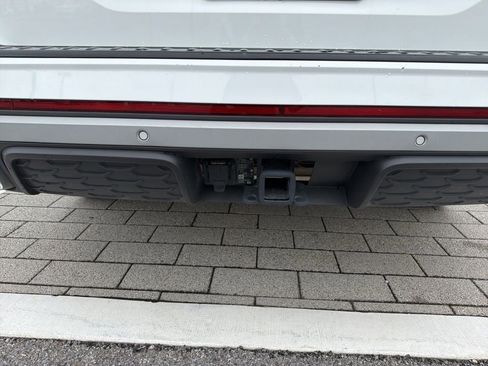 Certified 2025 Volkswagen Atlas Peak Edition SE AWD/4WD image 40